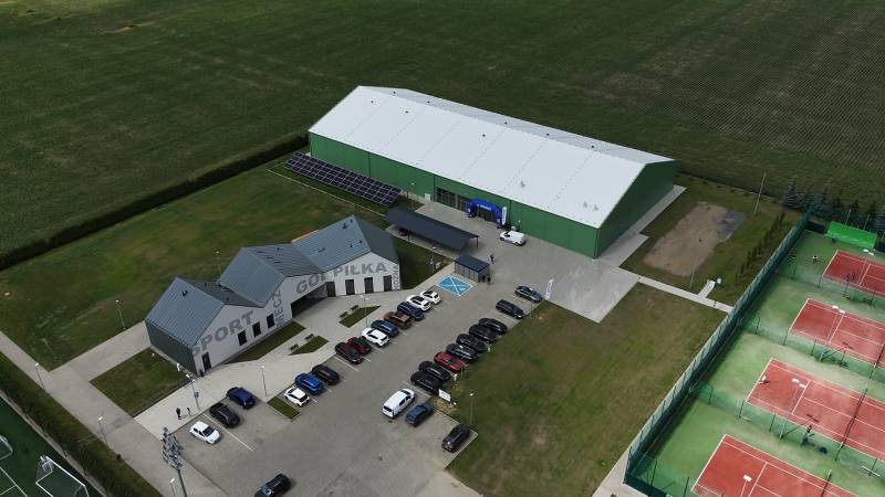 NOWA HALA SPORTOWA W SZRENIAWIE