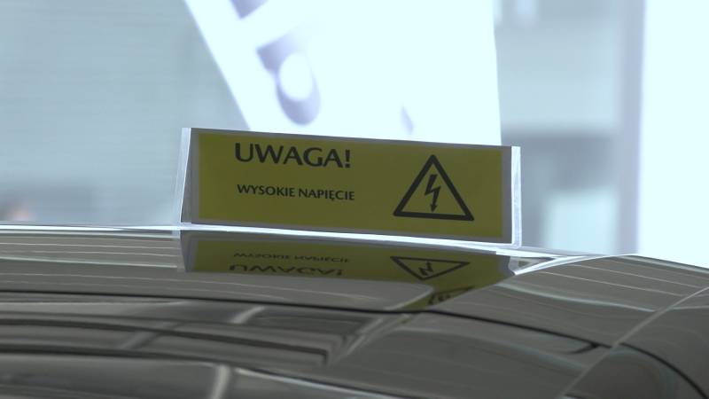 BEZPIECZNA ELEKTROMOBILNOŚĆ