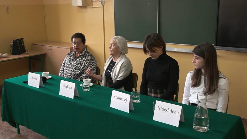 DEBATA SZKOLNA Z SENIORAMI