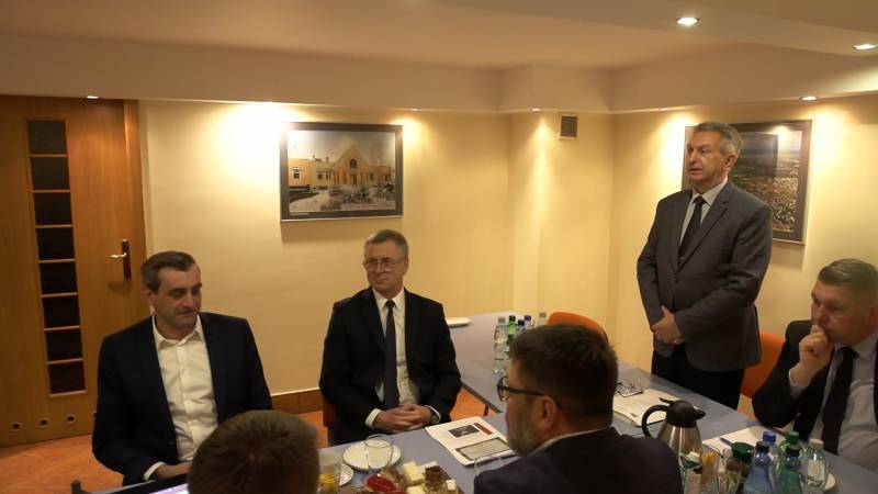 DEBATA NAD WSPÓLNYMI TEMATAMI