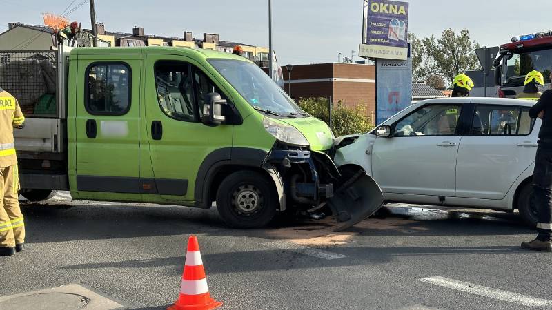 Zderzenie busa z osobówką 