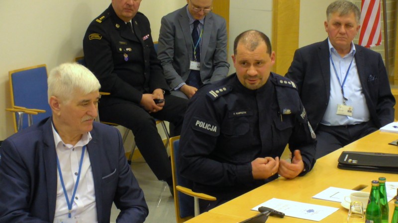 O BEZPIECZEŃSTWIE W POWIECIE
