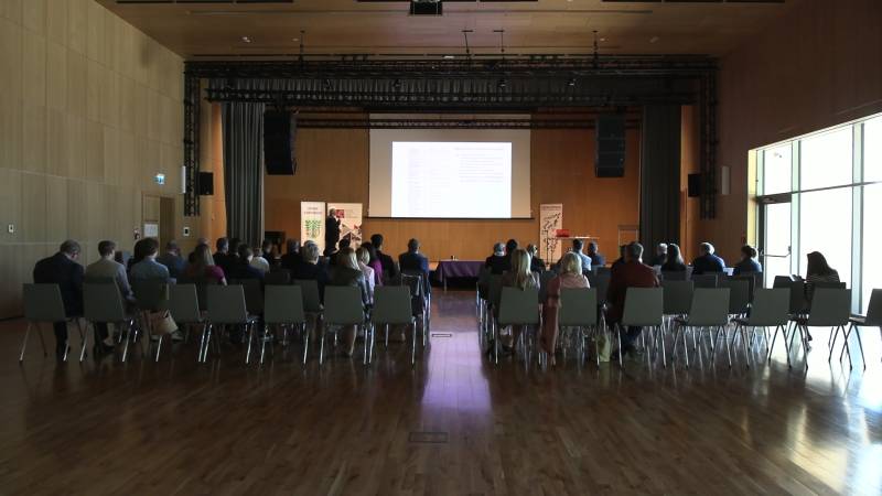 KONFERENCJA W KOMORNIKACH